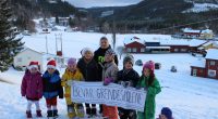 Lørdag 10. desember 2016 kl. 11- 12 møtes vi til en felles markering på Stjørdal torg for å aksjonere mot Formannskapets innstilling om å legge ned skolene i Skjelstadmark, Forradal og Flora.